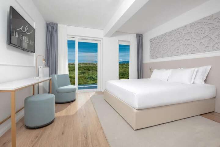 Room 27 of 110