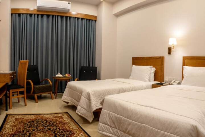 Room 7 of 13