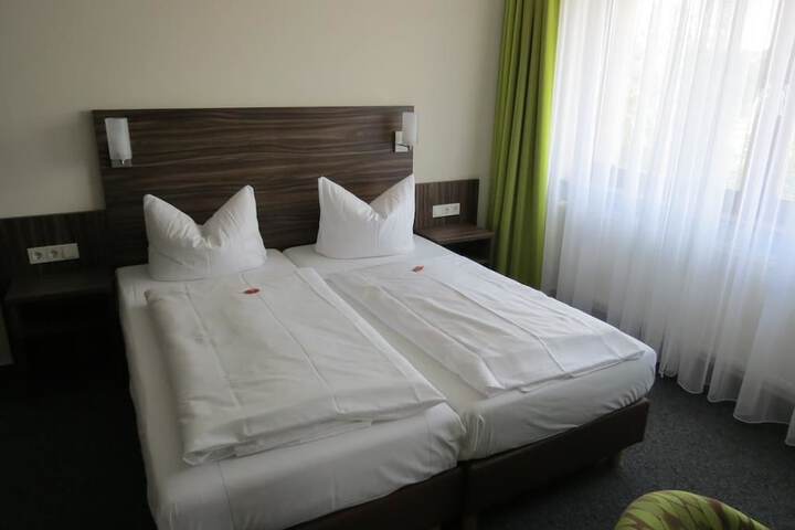 Room 7 of 39