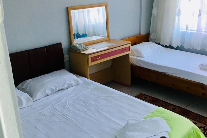 Room 3 of 49