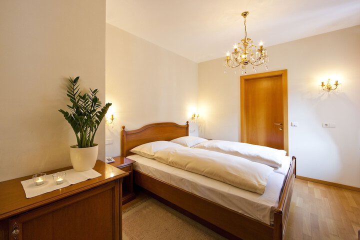 Room 5 of 41