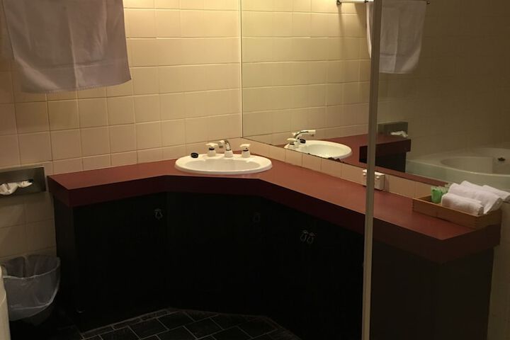 Room 35 of 61