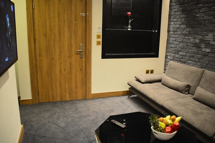 Room 28 of 36
