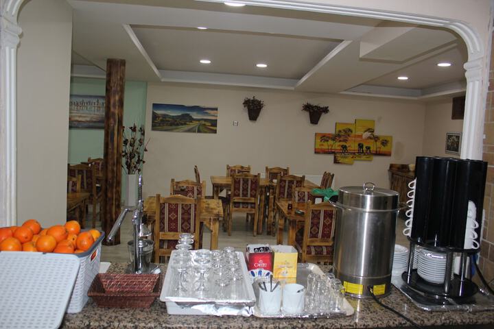 Breakfast/Coffee Service 121 of 137