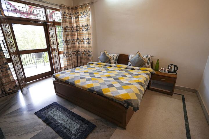 Room 8 of 60
