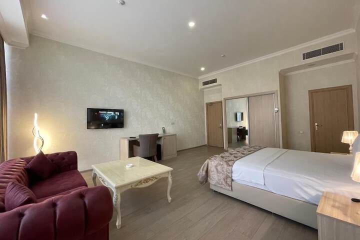 Room 7 of 24