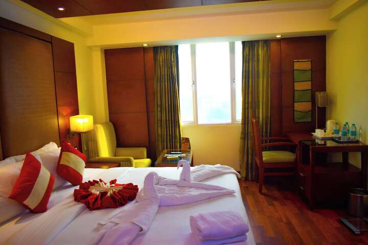 Room 8 of 19