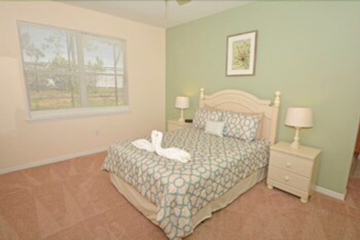 Room 33 of 35
