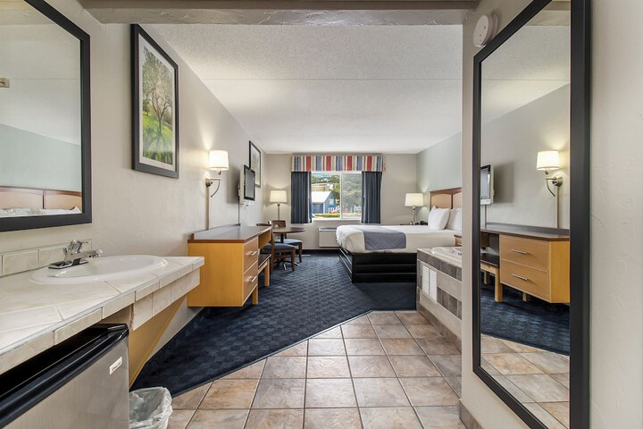 Room 11 of 66