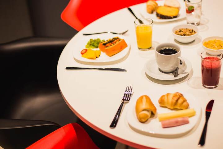 Breakfast/Coffee Service 18 of 31