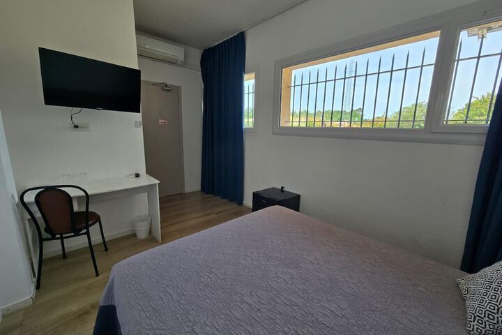 Room 16 of 51