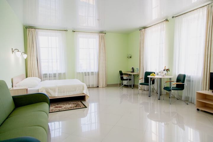 Room 4 of 20