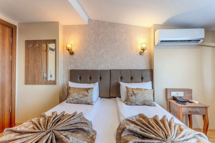 Room 10 of 113