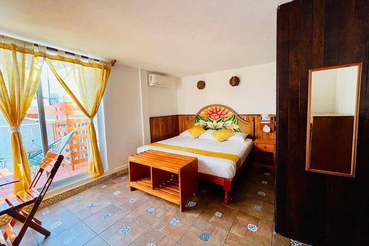 Room 10 of 33