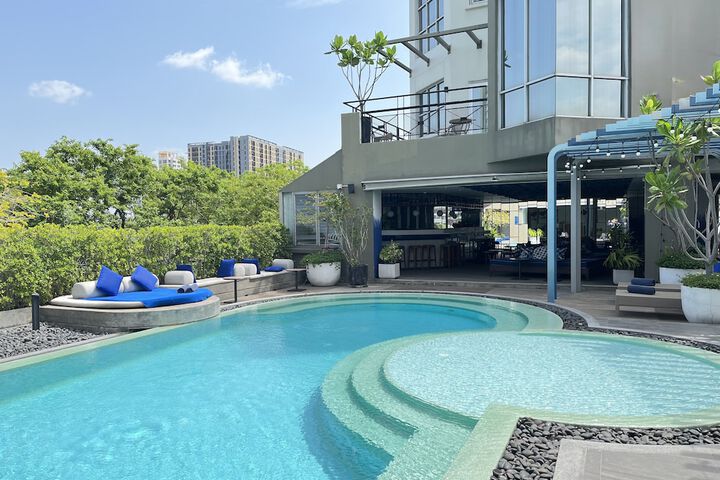 Pool 53 of 98