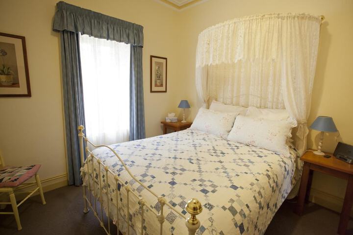 Room 7 of 34