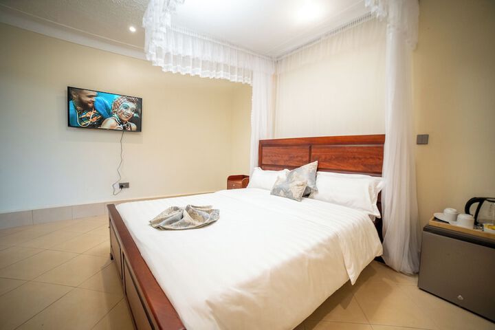 Room 5 of 24