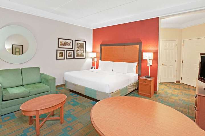 Room 15 of 34