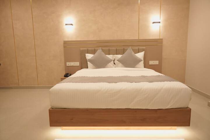Room 6 of 20