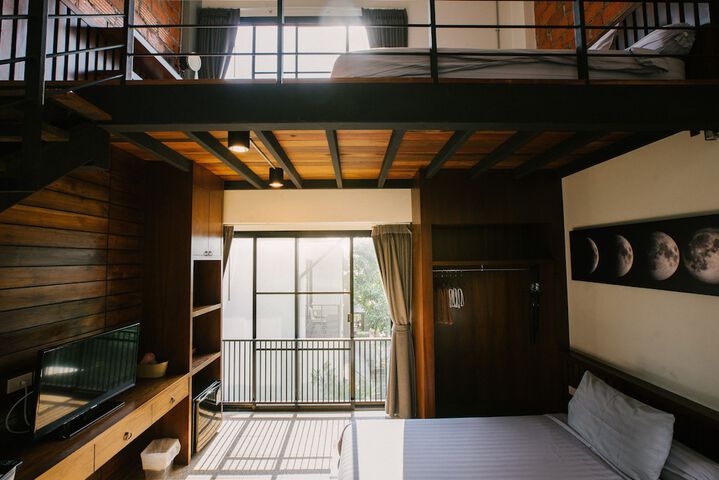 Room 12 of 94