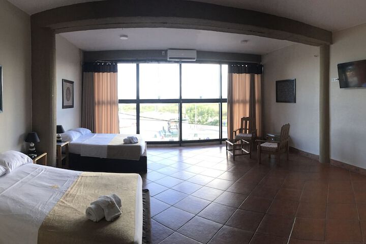 Room 14 of 65