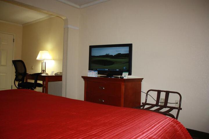 1 King Bed (9 of 15)