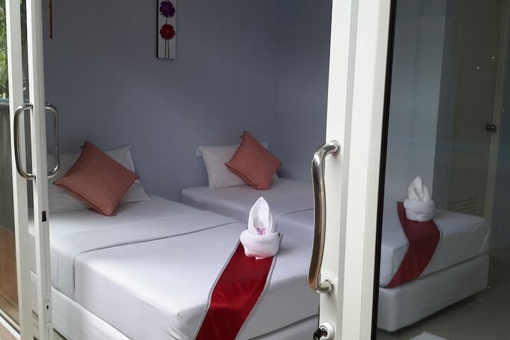 Room 17 of 37