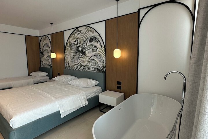 Room 7 of 38