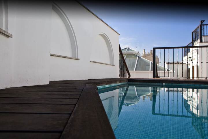 Pools & Facilities