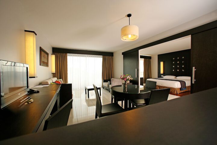 Room 10 of 36