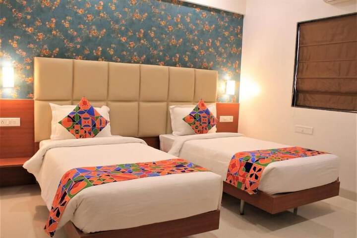 Room 10 of 27