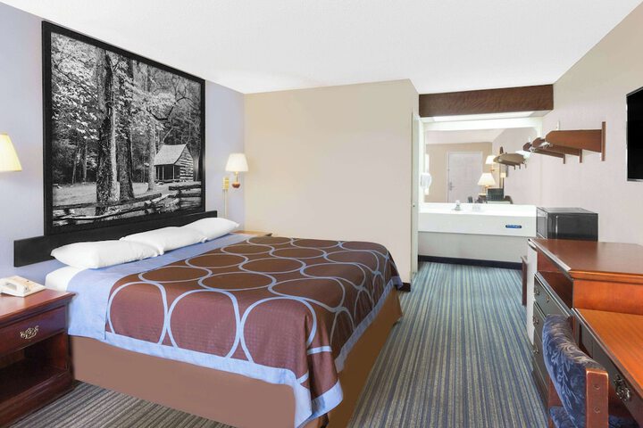 1 King Bed (9 of 10)