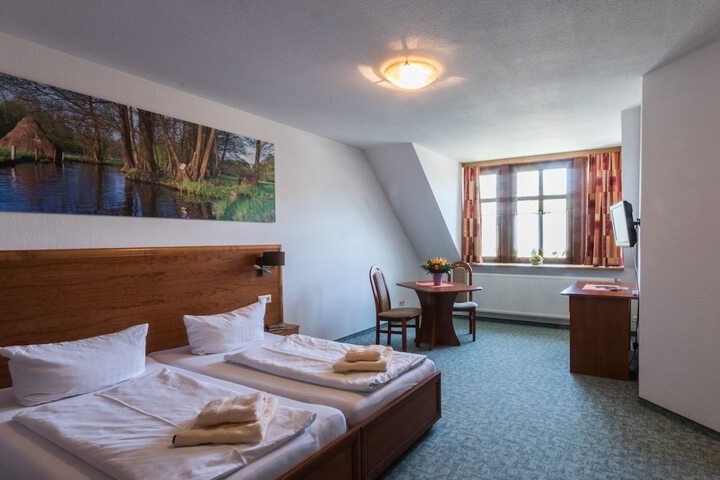 Room 3 of 38