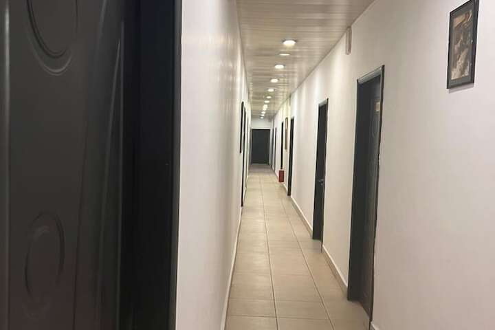 Room 9 of 18