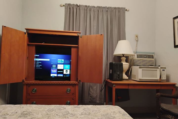 Room 2 of 28