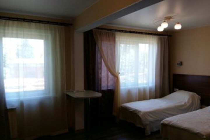 Room 4 of 13