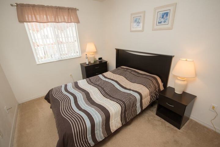 Room 2 of 5