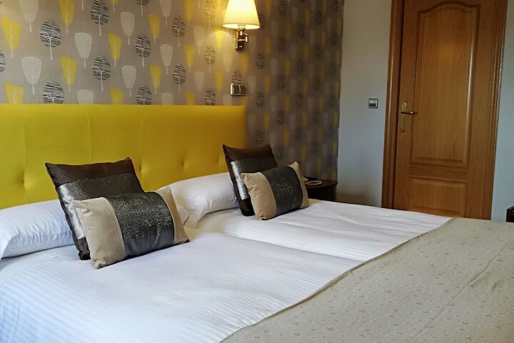 Room 16 of 74