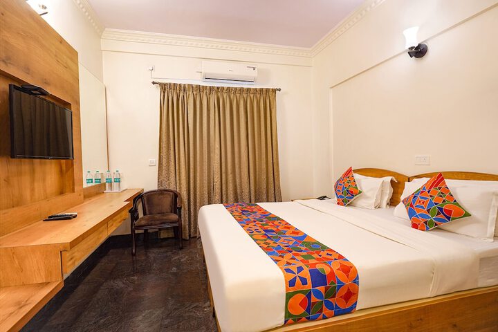 Room 17 of 30