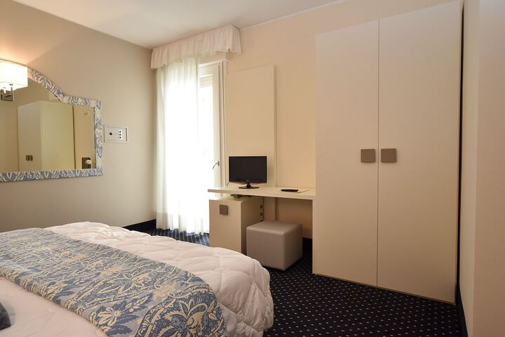 Room 21 of 115