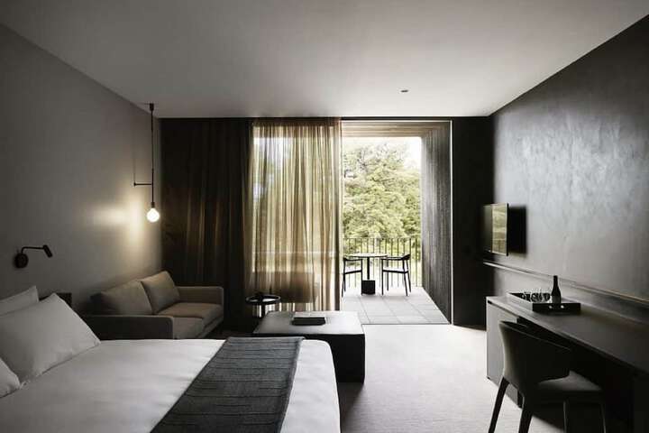 Room 22 of 68