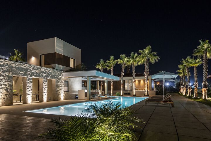 Pool 73 of 157