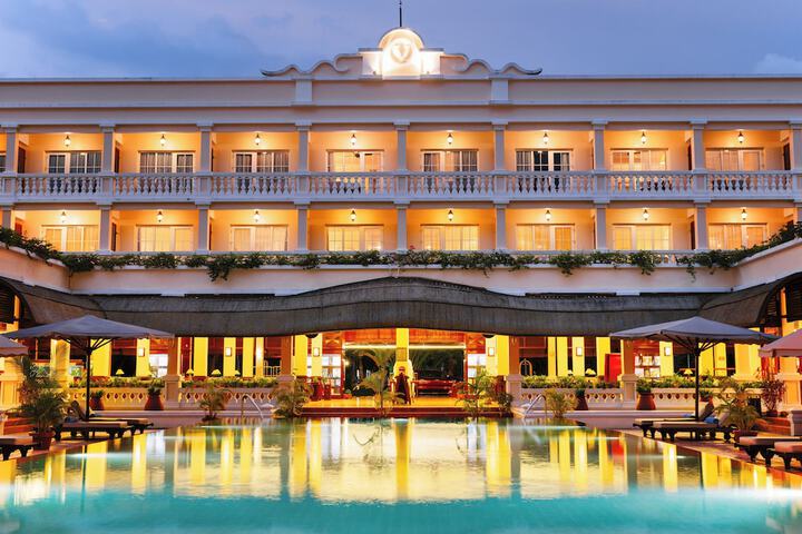 Pool Hotel