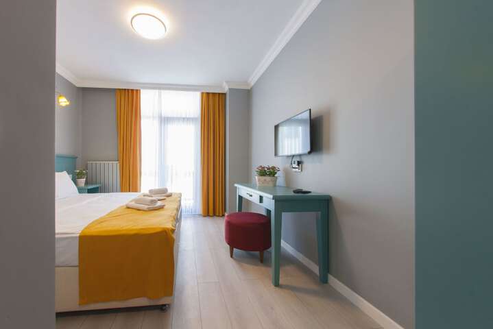 Room 6 of 36
