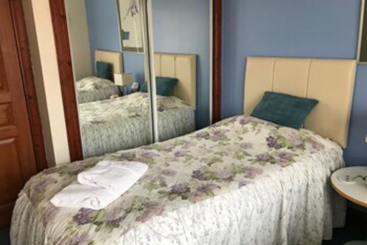 Room 12 of 22