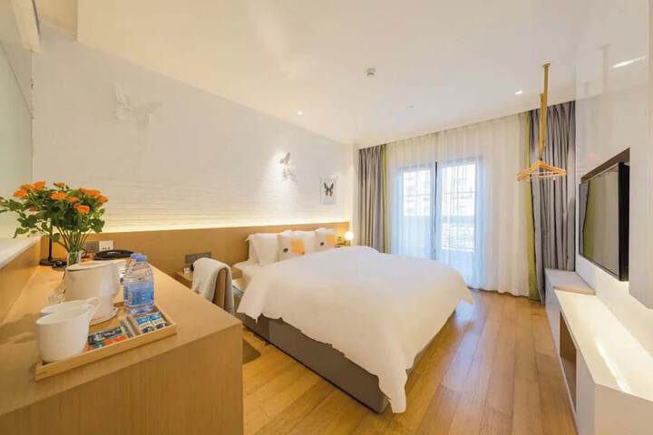 Room 10 of 62