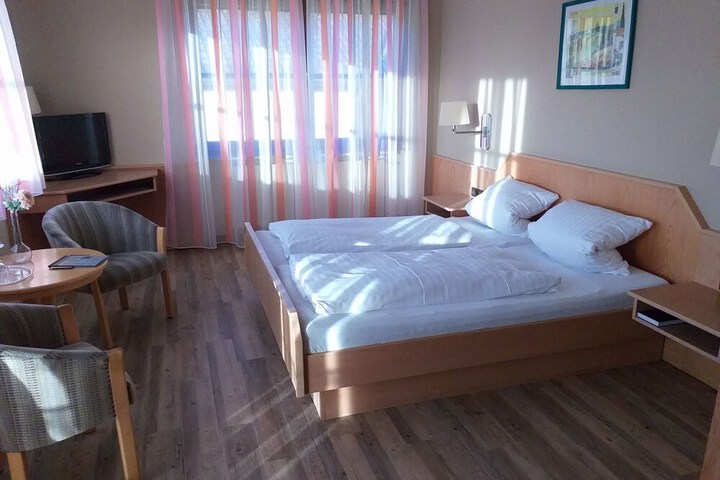 Room 4 of 51