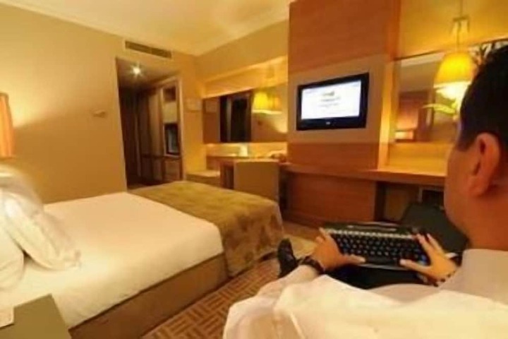 Room 9 of 71