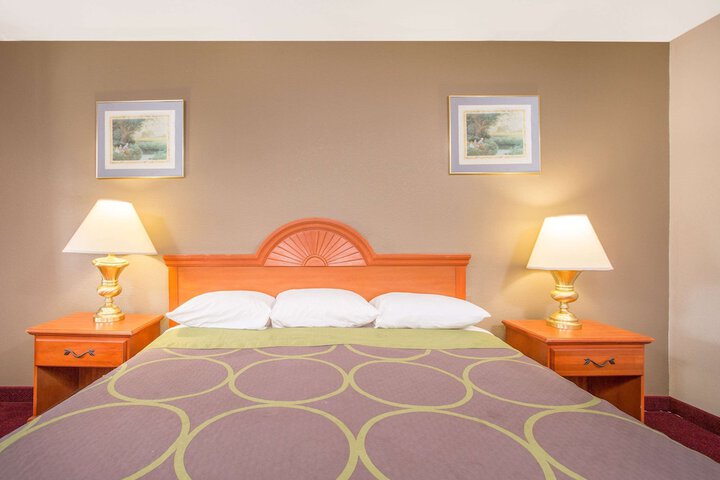 Room 12 of 24