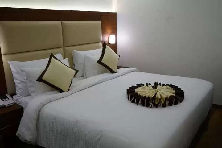 Room 14 of 38
